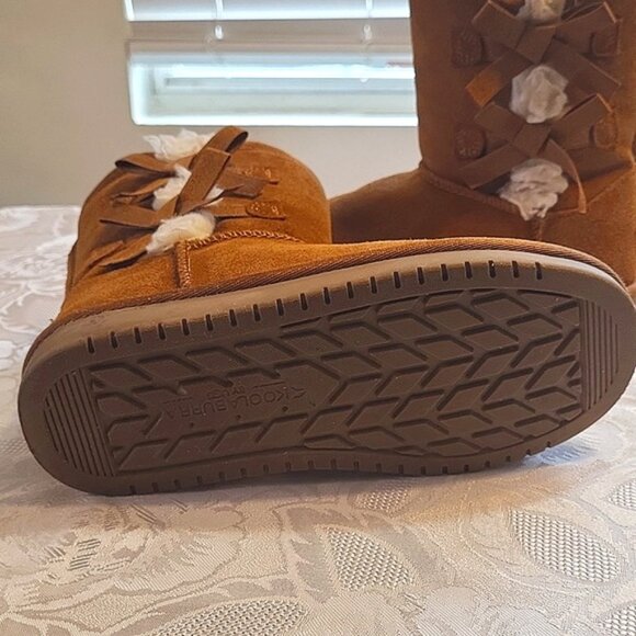 Koolaburra by Ugg Victoria Short sz 2 (Age 5-12) - Picture 6 of 6
